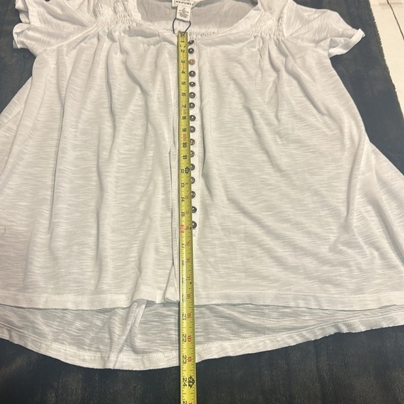 NWT For The Republic short sleeve white blouse w tortoiseshell buttons high low - Picture 5 of 9